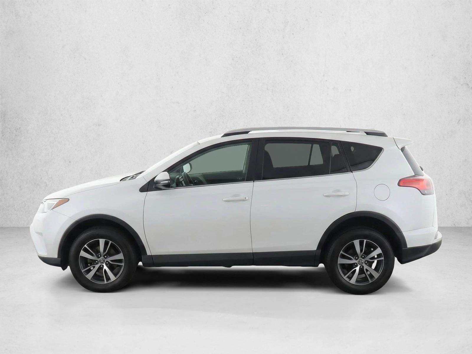 2017 Toyota RAV4 XLE FWD (GS)