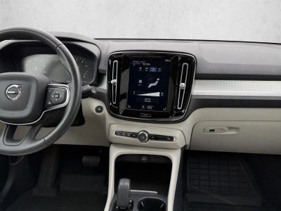 2021 Volvo XC40 T5 AWD Momentum
