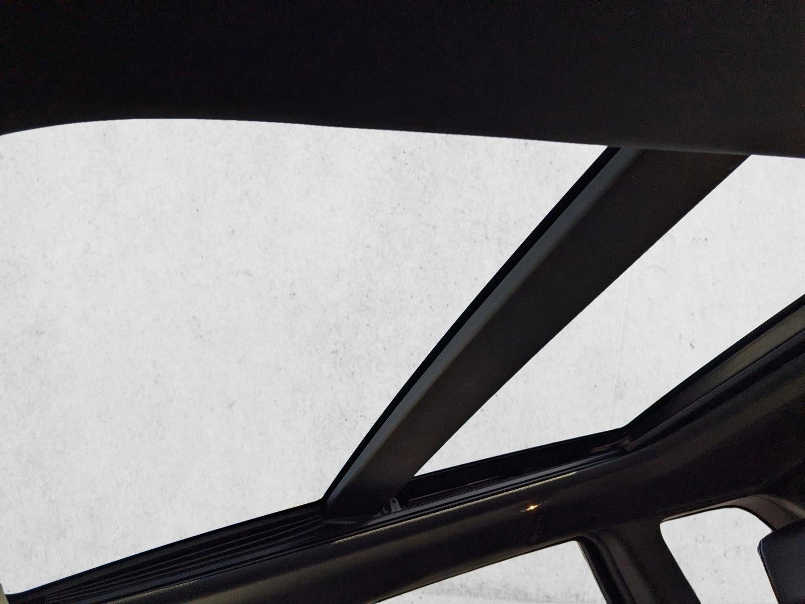 2017 Jeep Grand Cherokee Overland 4x2