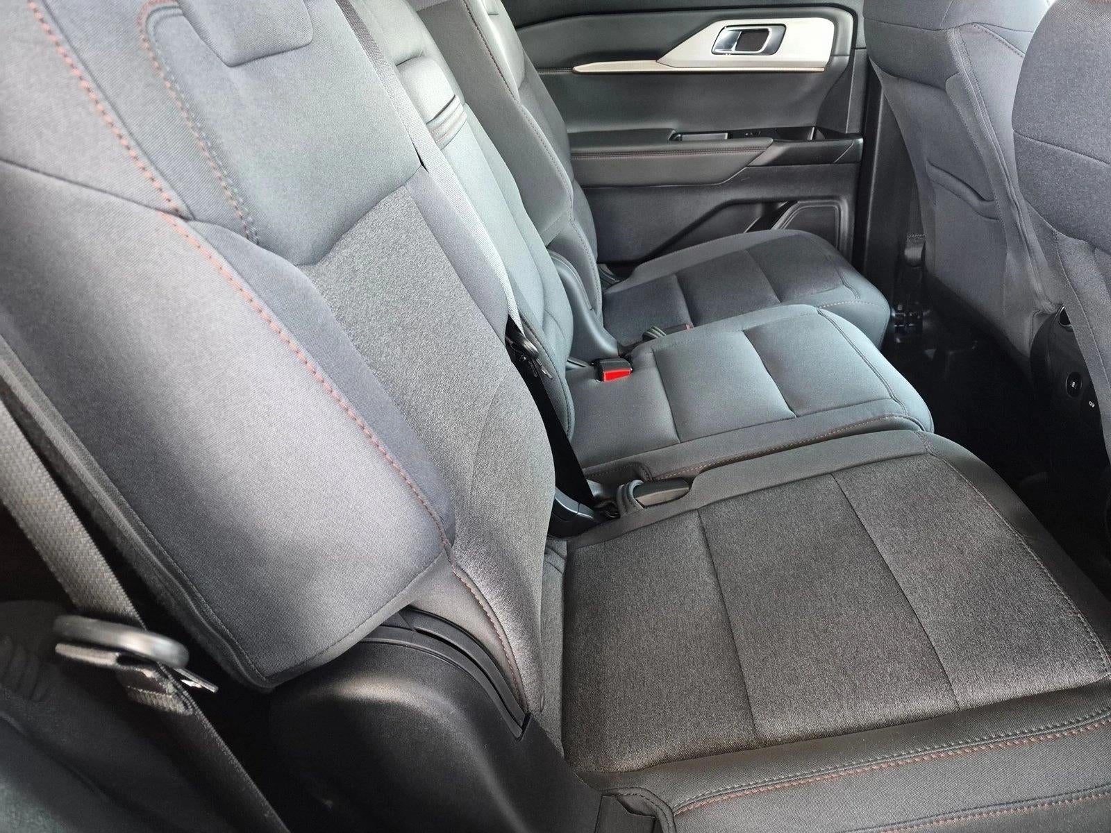 2025 Ford Explorer Active RWD