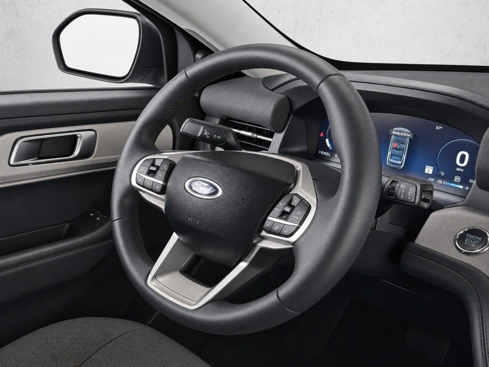 2025 Ford Explorer Active RWD