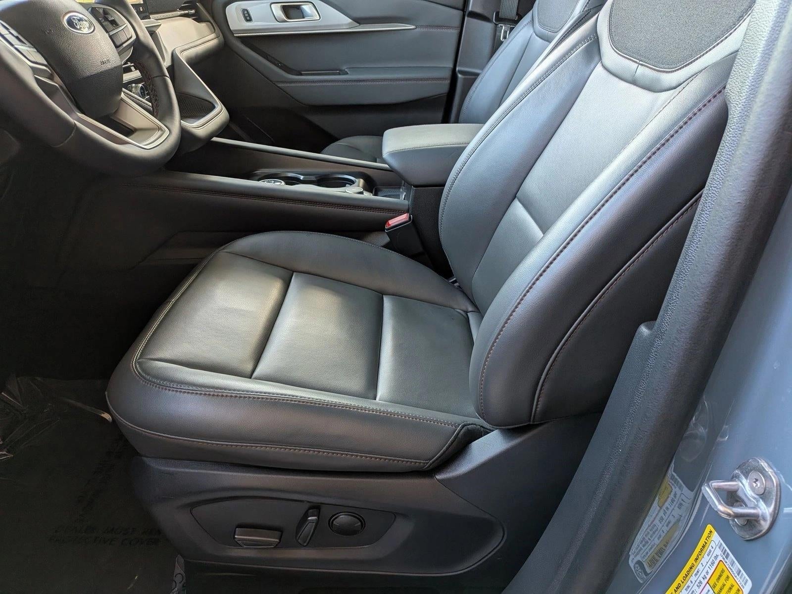 2025 Ford Explorer Active RWD