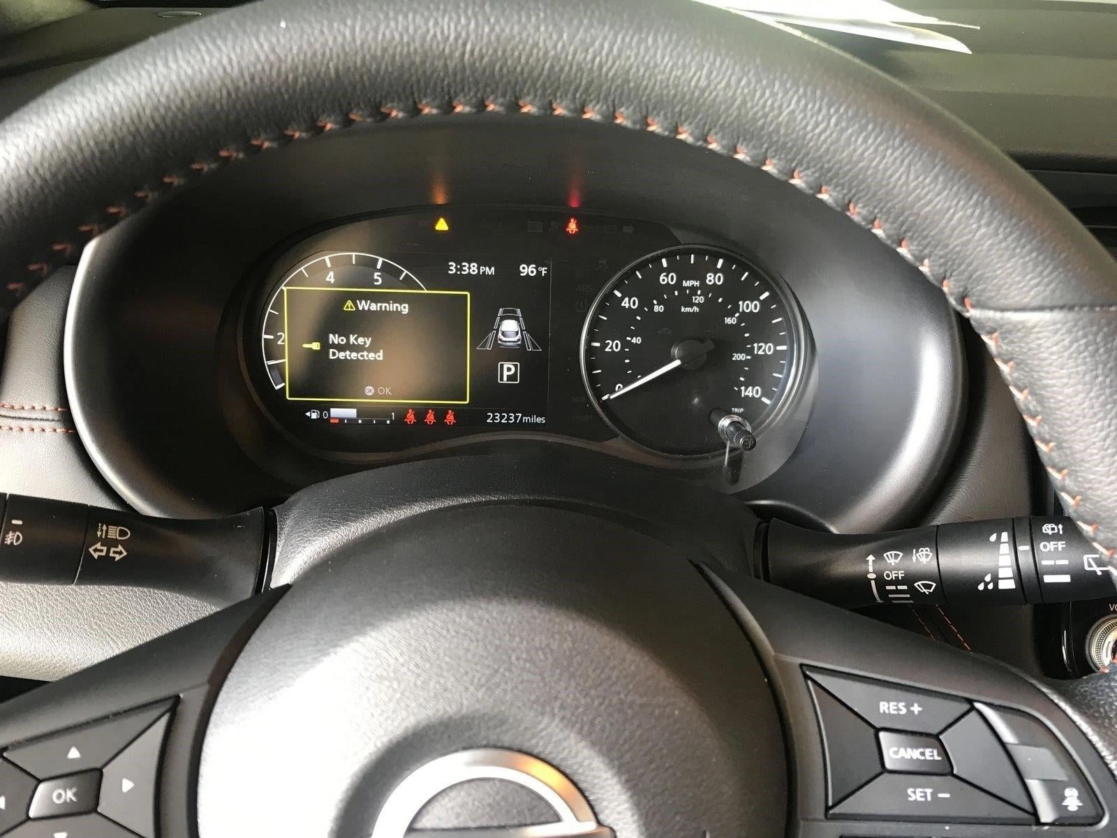 2023 Nissan Kicks SR FWD
