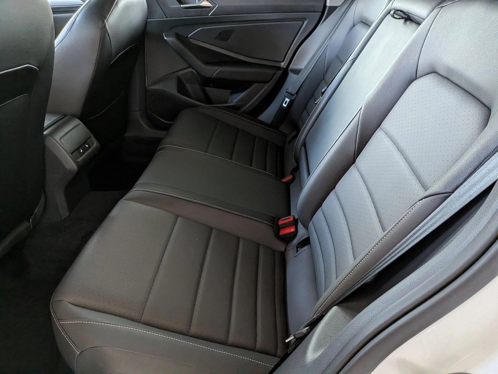 2021 Volkswagen Jetta SE Auto