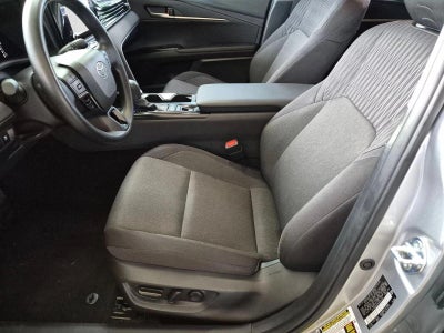 2025 Toyota Camry LE (SE)