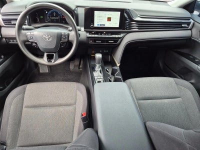 2025 Toyota Camry LE (SE)