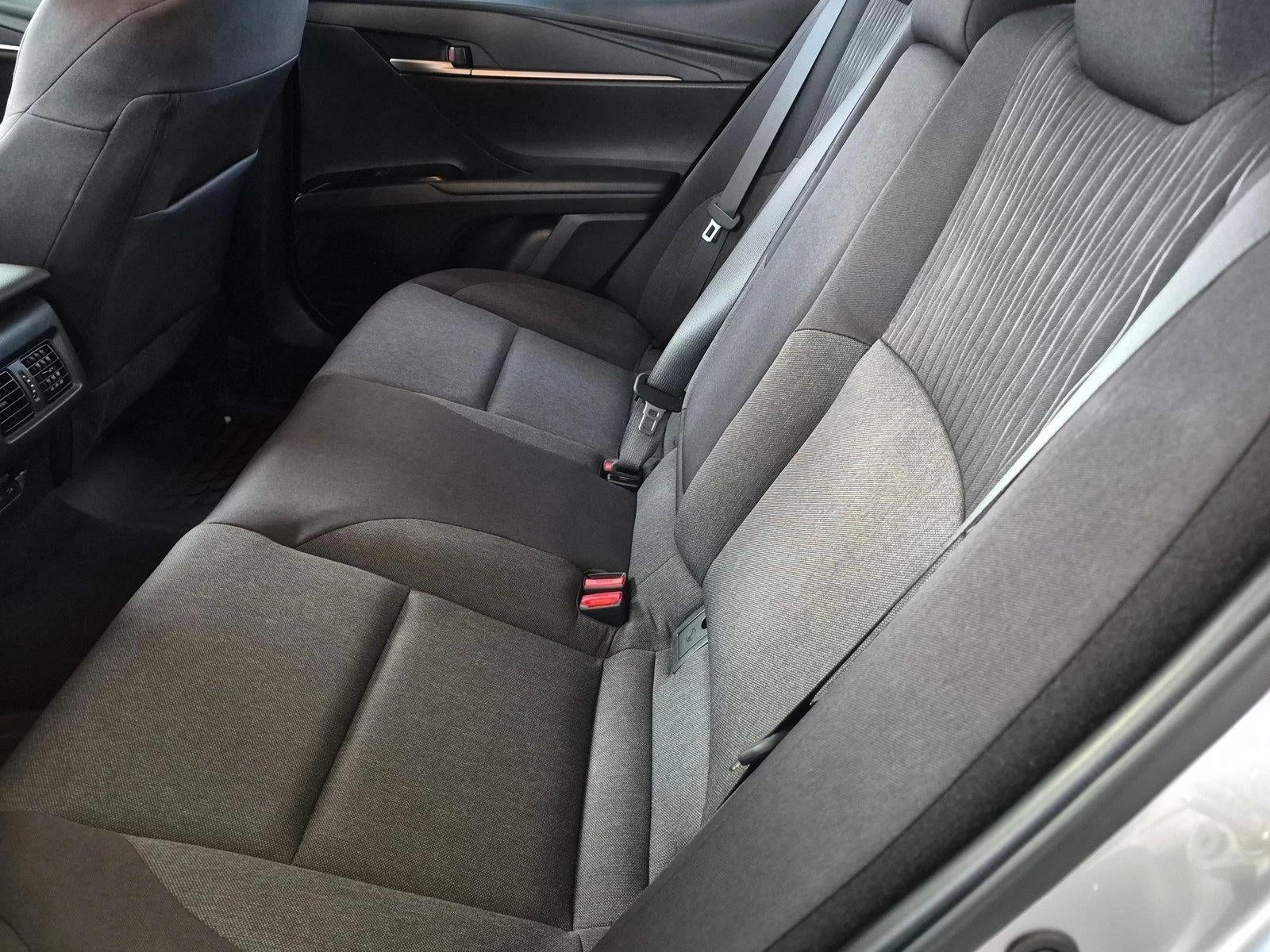 2025 Toyota Camry LE (SE)
