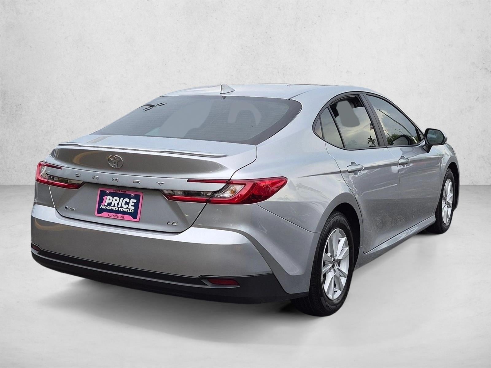 2025 Toyota Camry LE (SE)