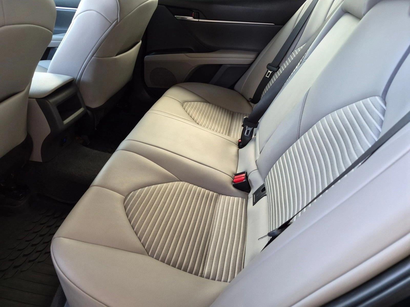 2022 Toyota Camry SE Auto (SE)