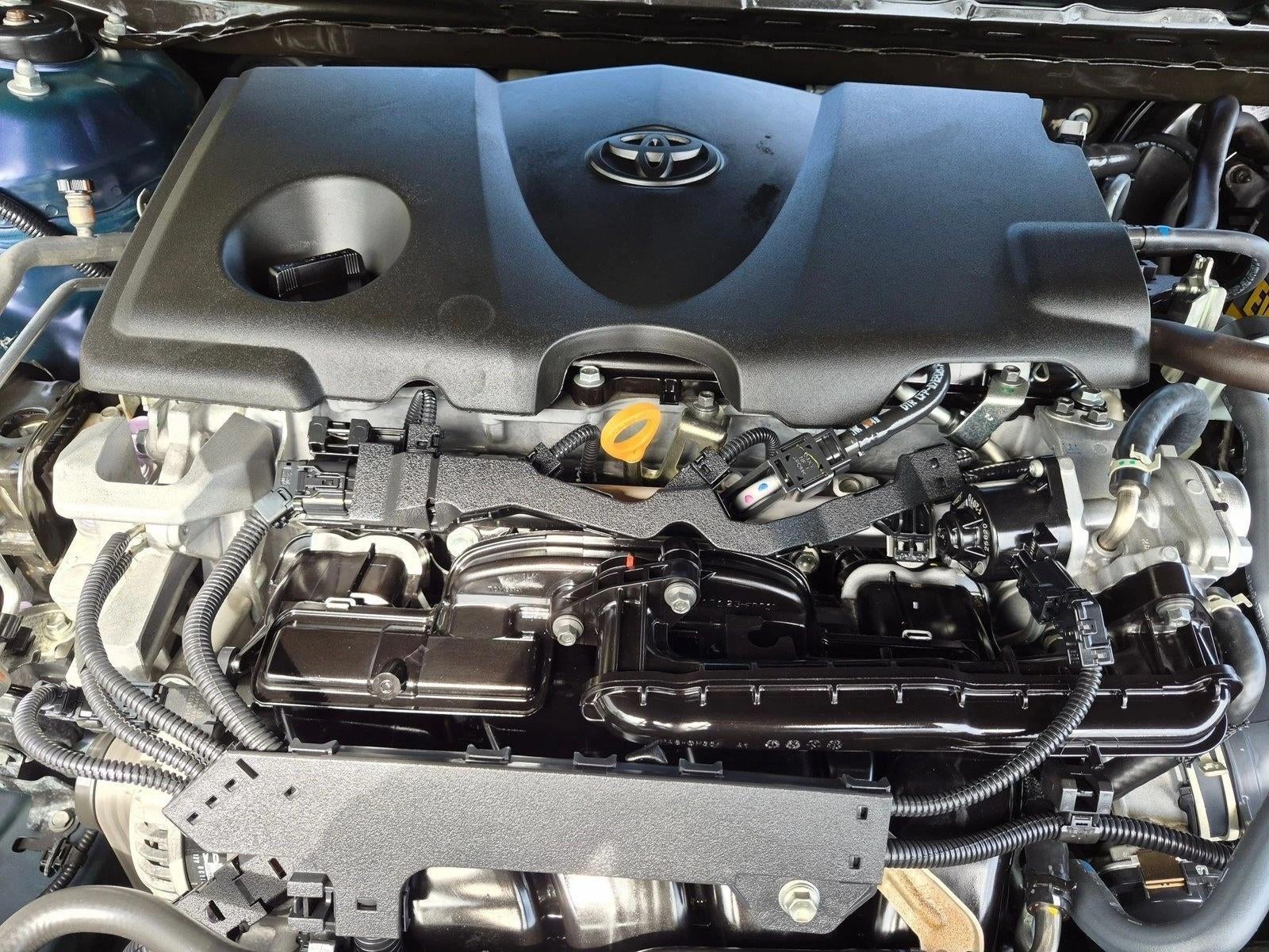2022 Toyota Camry SE Auto (SE)