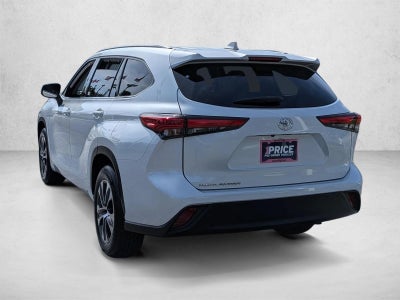 2022 Toyota Highlander XLE FWD (Natl)