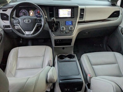 2018 Toyota Sienna XLE FWD 8-Passenger (Natl)