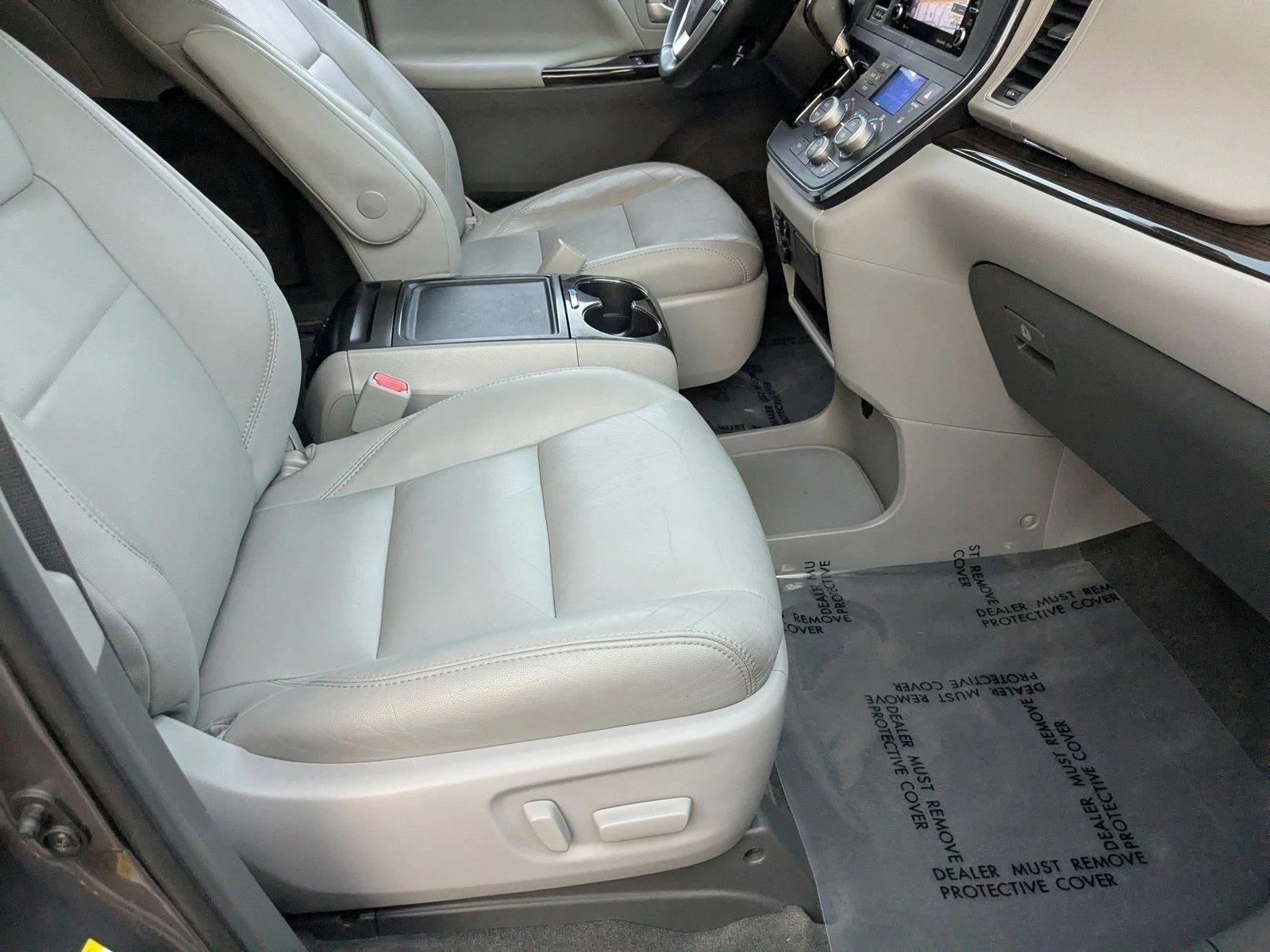 2018 Toyota Sienna XLE FWD 8-Passenger (Natl)