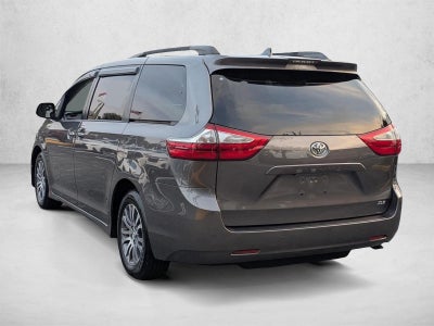 2018 Toyota Sienna XLE FWD 8-Passenger (Natl)