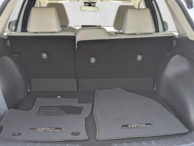 2022 Toyota Corolla Cross LE 4WD (Natl)