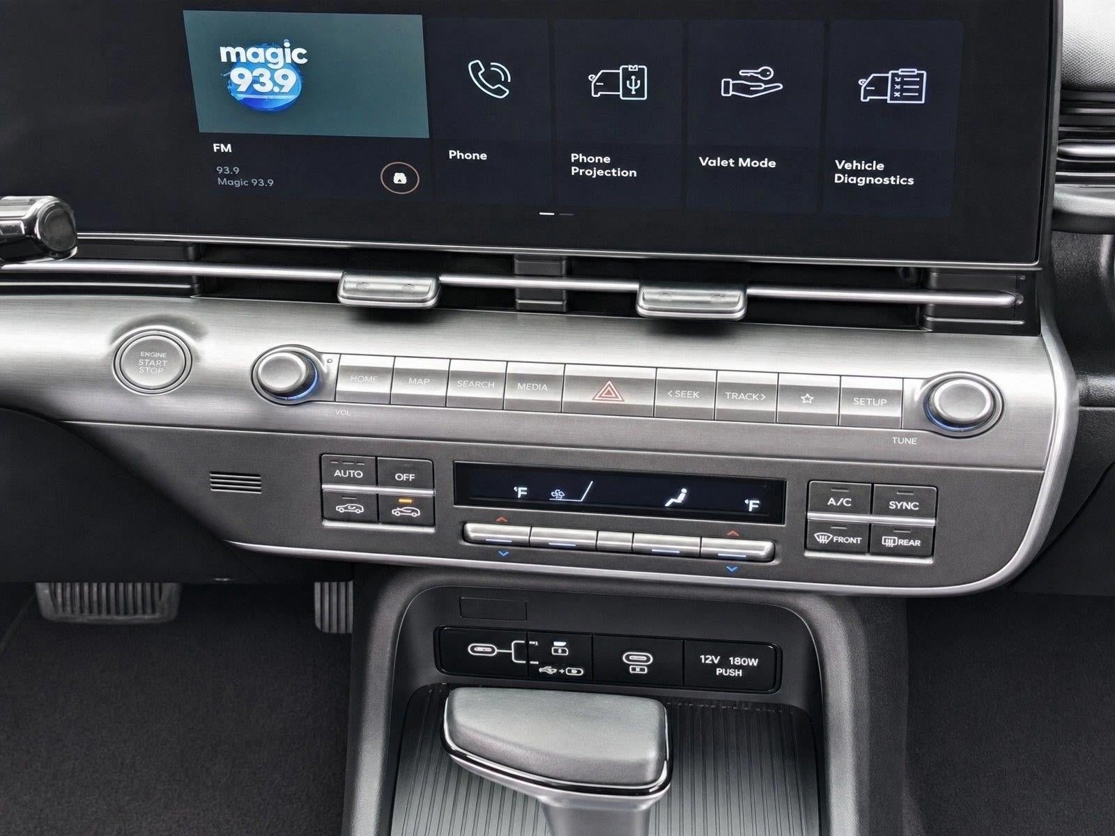 2024 Hyundai KONA SEL FWD