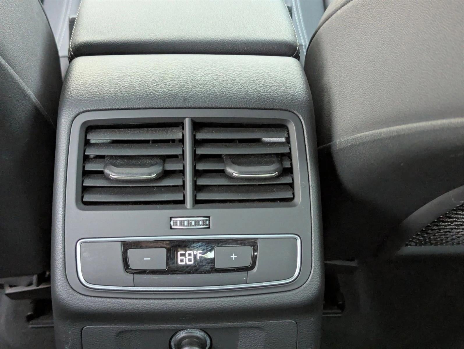 2022 Audi A4 Sedan Premium 40 TFSI quattro