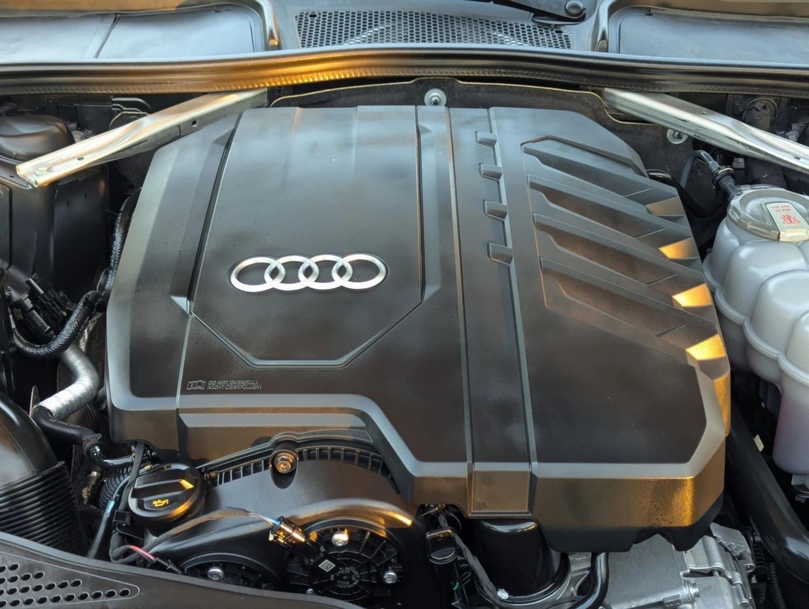 2022 Audi A4 Sedan Premium 40 TFSI quattro