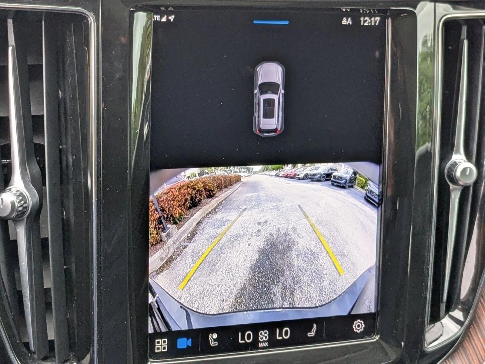 2024 Volvo XC60 B5 AWD Plus Dark Theme