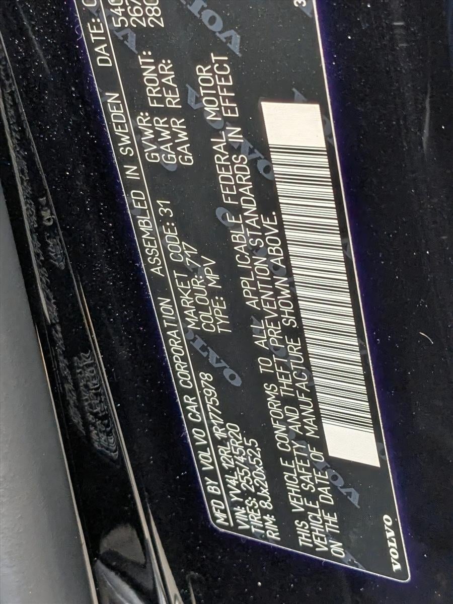 2024 Volvo XC60 B5 AWD Plus Dark Theme