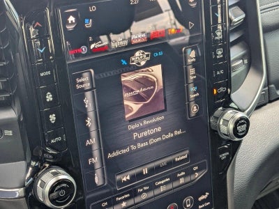 2021 RAM 1500 Laramie 4x4 Crew Cab 5'7" Box