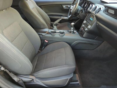 2017 Ford Mustang V6 Fastback