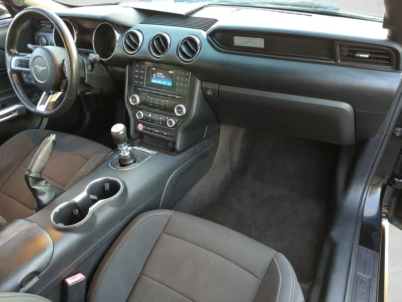 2017 Ford Mustang V6 Fastback