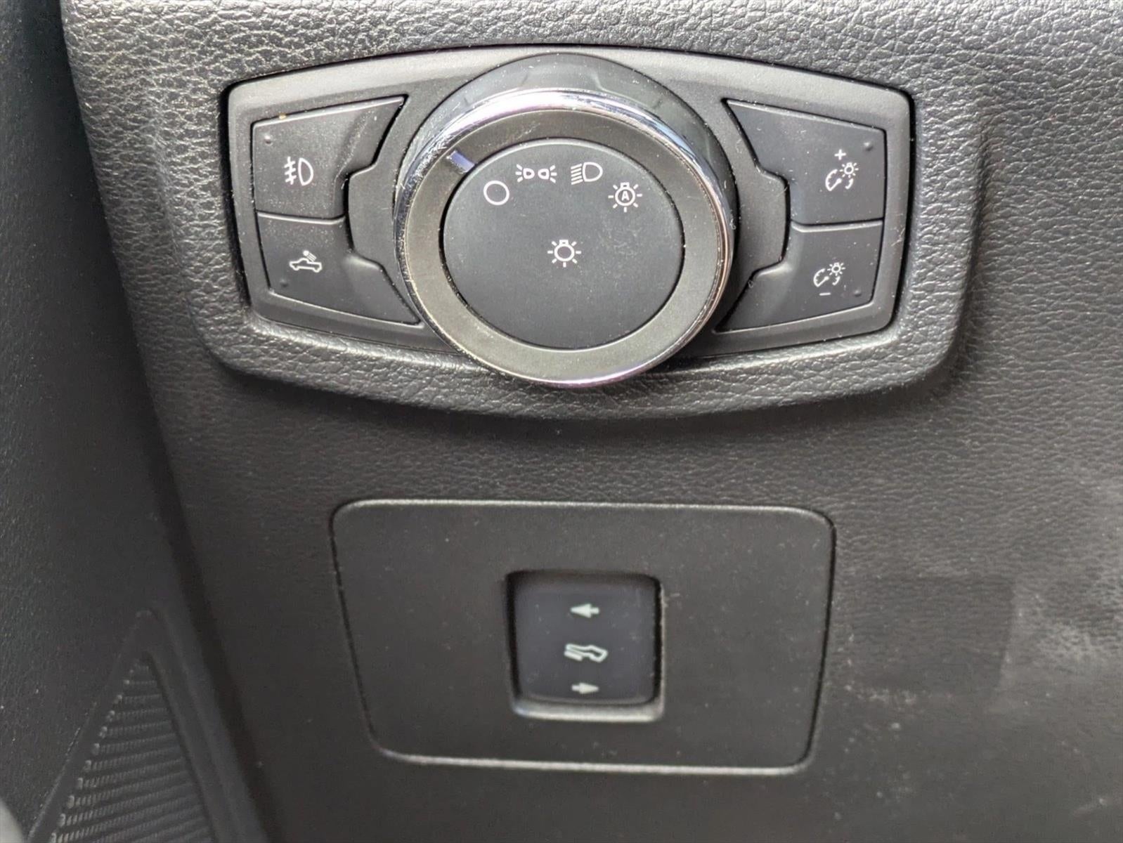 2015 Ford F-150 4WD SuperCrew 5-1/2 Ft Box XLT