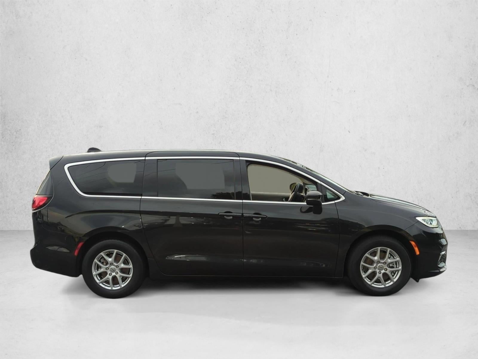 2023 Chrysler Pacifica Touring L FWD