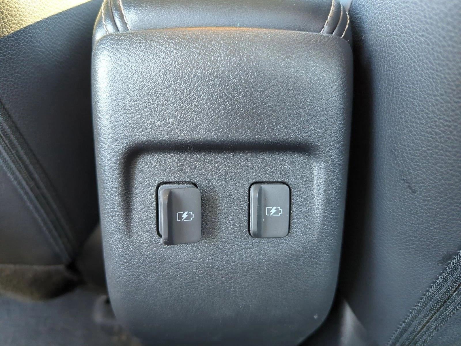 2023 Nissan Kicks SR FWD