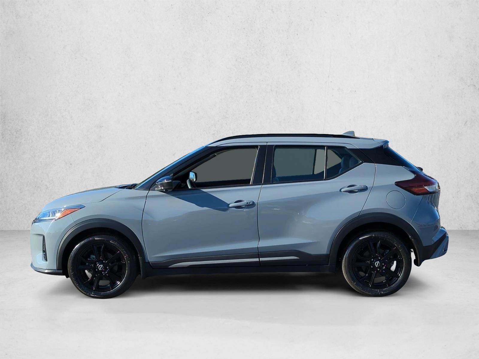 2023 Nissan Kicks SR FWD
