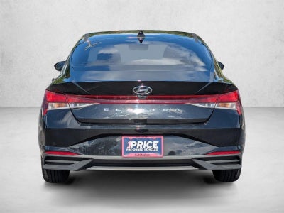 2022 Hyundai ELANTRA SEL IVT