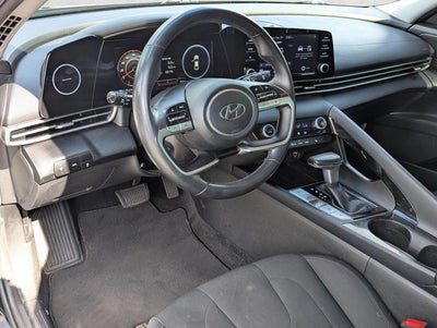 2022 Hyundai ELANTRA SEL IVT