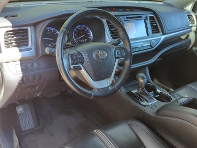 2017 Toyota Highlander SE V6 AWD (Natl)