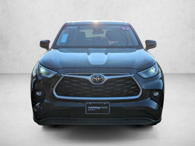 2023 Toyota Highlander LE FWD (Natl)