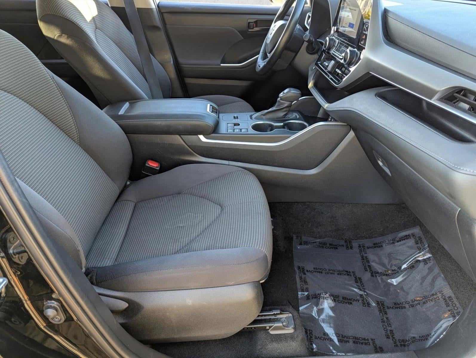 2023 Toyota Highlander LE FWD (Natl)