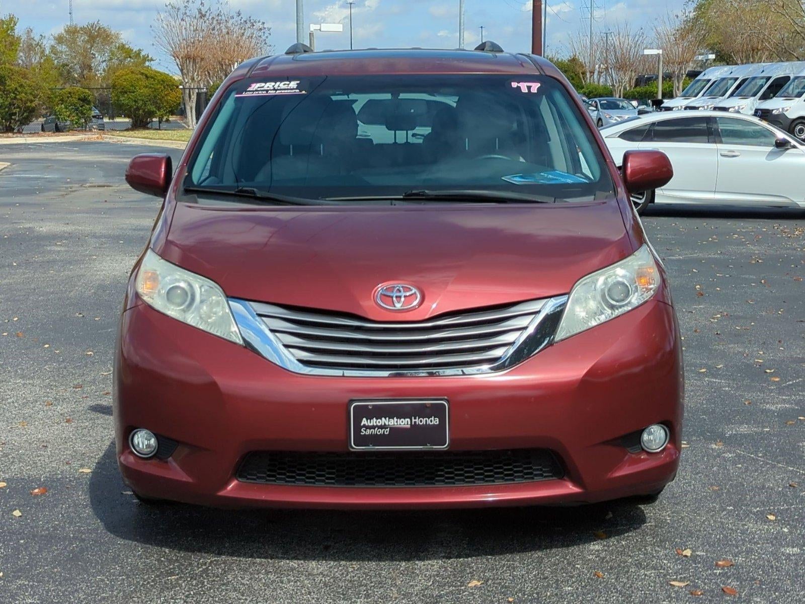2017 Toyota Sienna XLE FWD 8-Passenger (Natl)