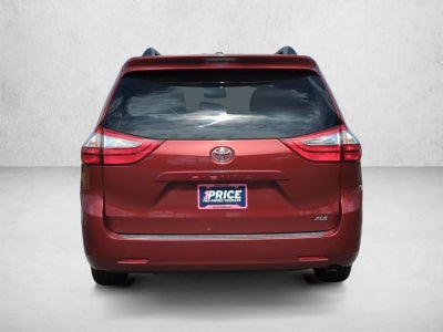 2017 Toyota Sienna XLE FWD 8-Passenger (Natl)