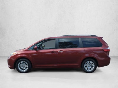 2017 Toyota Sienna XLE FWD 8-Passenger (Natl)