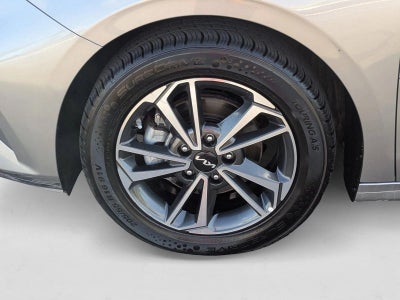 2023 Kia Forte LXS IVT