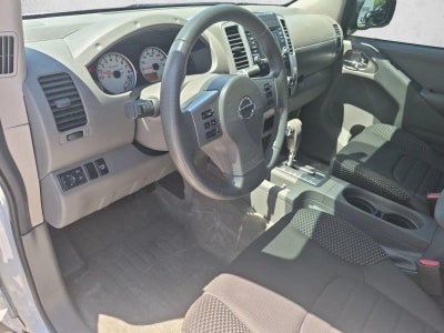 2015 Nissan Frontier 2WD Crew Cab SWB Auto Desert Runner