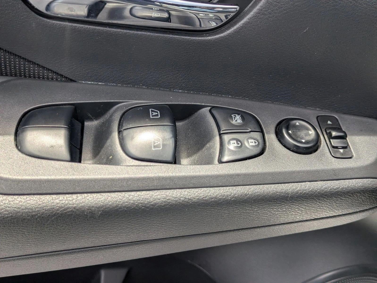 2021 Nissan Kicks SV FWD