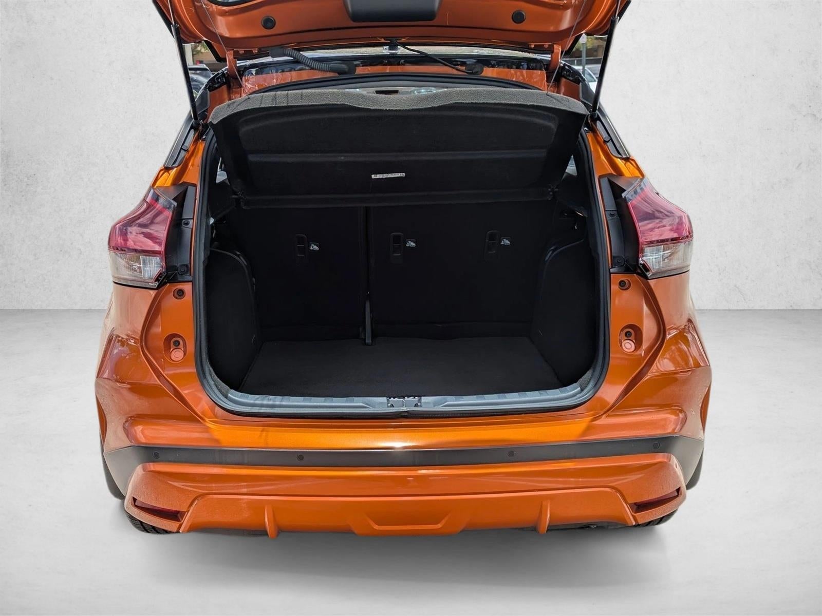 2023 Nissan Kicks SR FWD