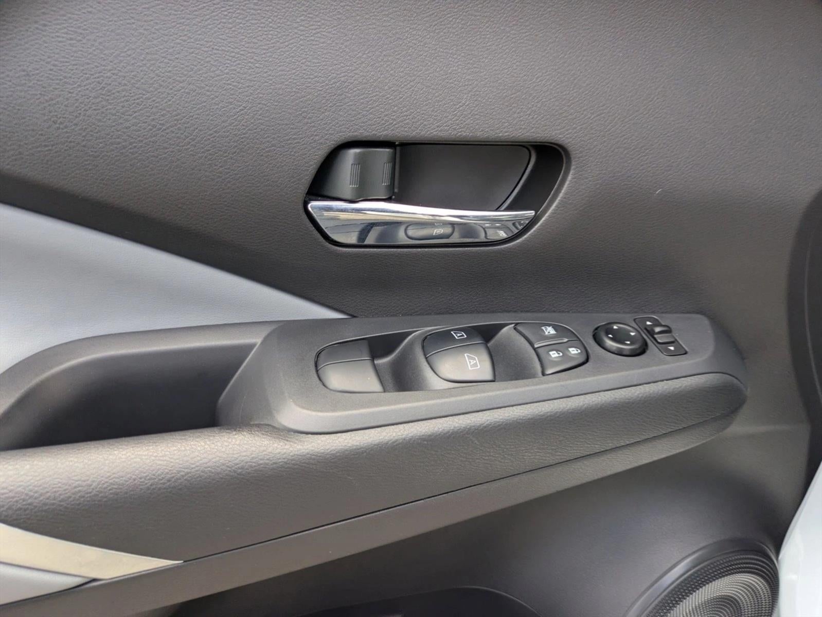 2023 Nissan Kicks SR FWD