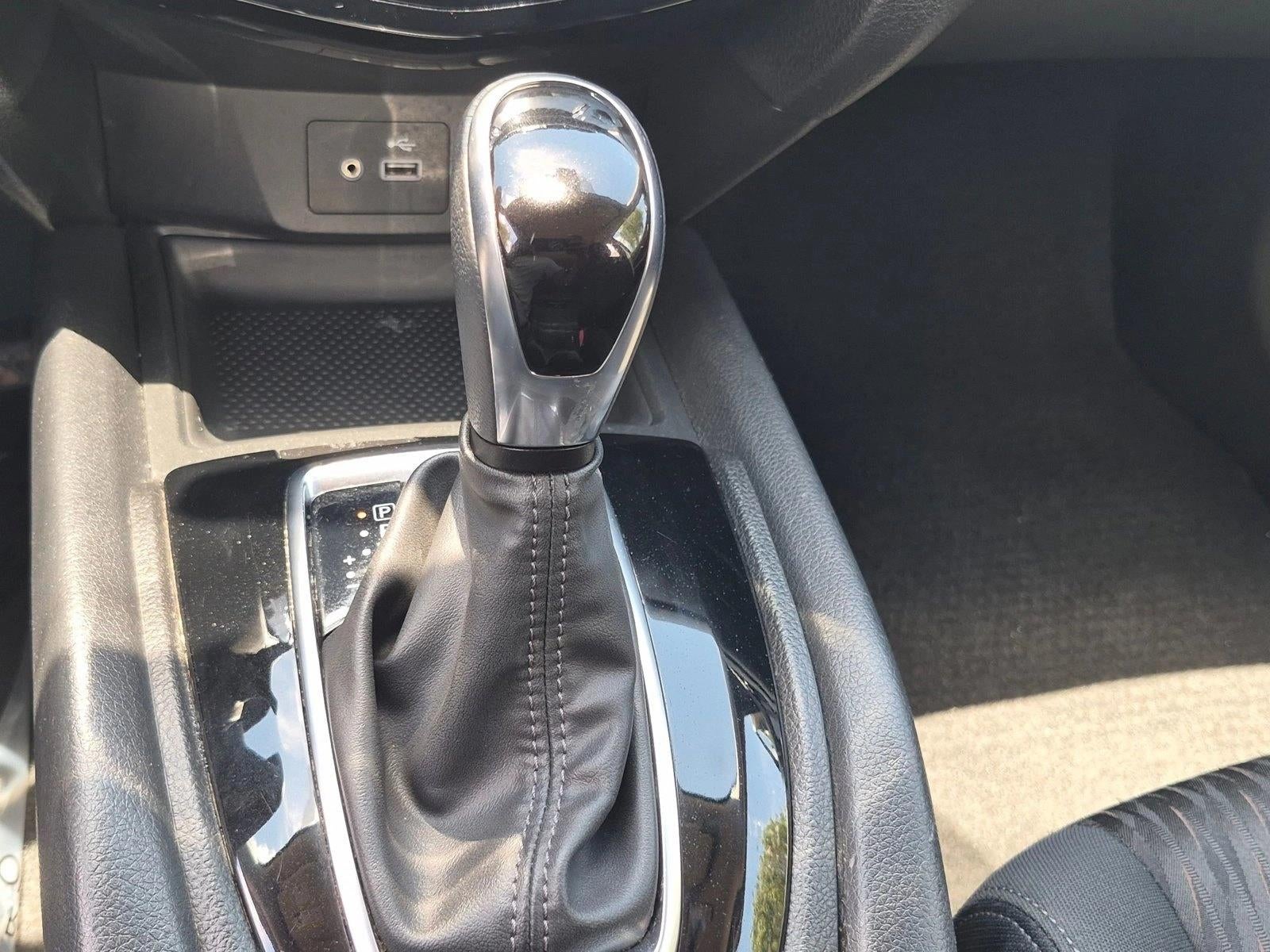 2020 Nissan Rogue FWD SV