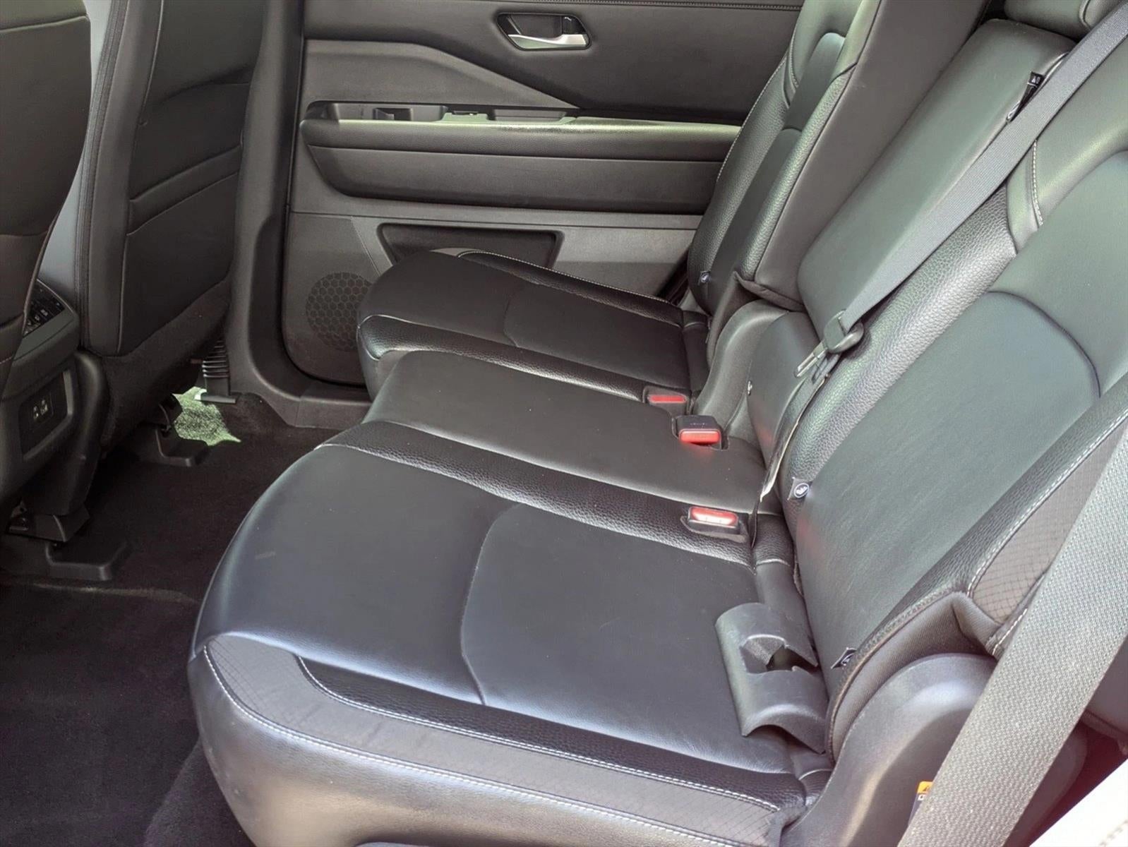 2024 Nissan Pathfinder SL 2WD