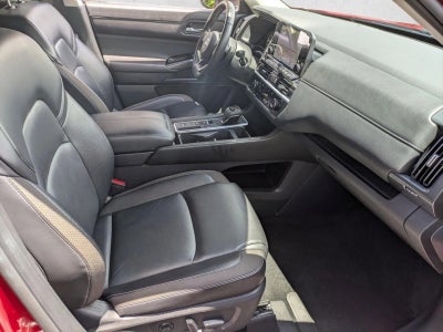 2024 Nissan Pathfinder SL 2WD
