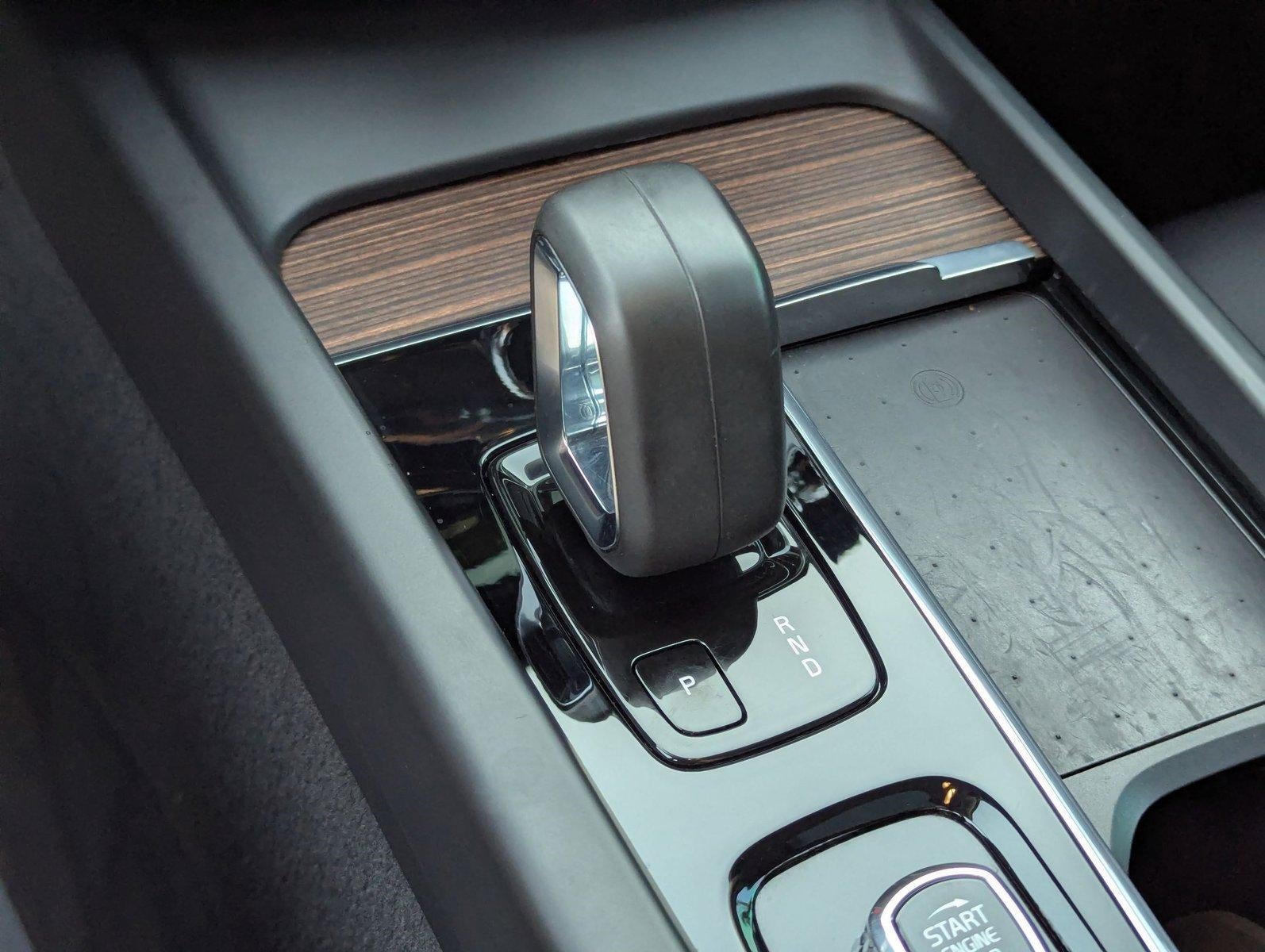 2022 Volvo XC60 Recharge Plug-In Hybrid T8 eAWD PHEV Inscription Expression