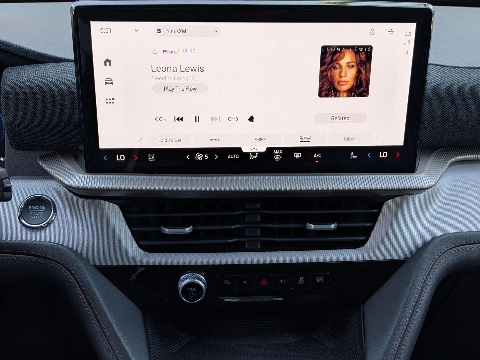 2025 Ford Explorer Active RWD