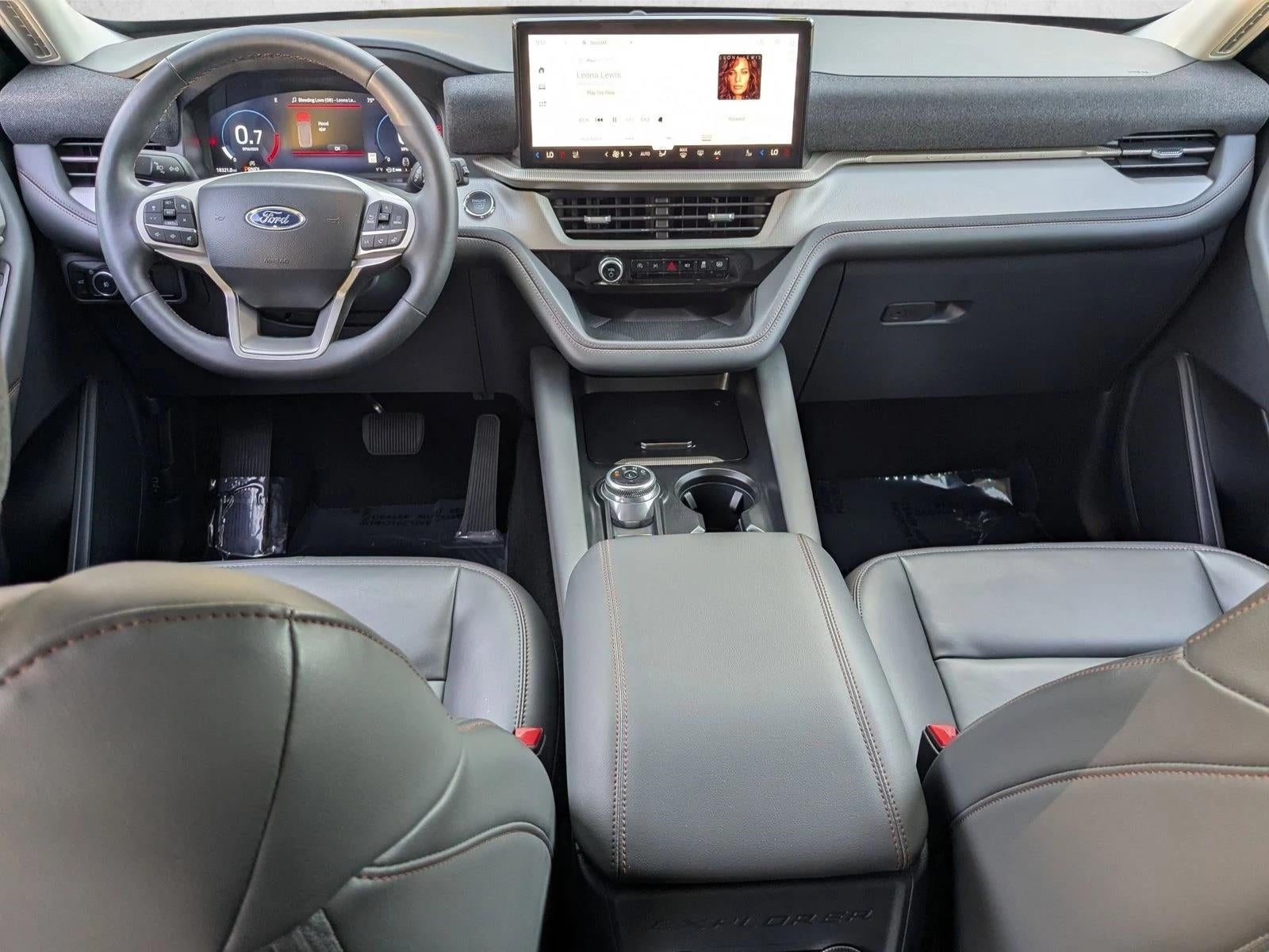 2025 Ford Explorer Active RWD